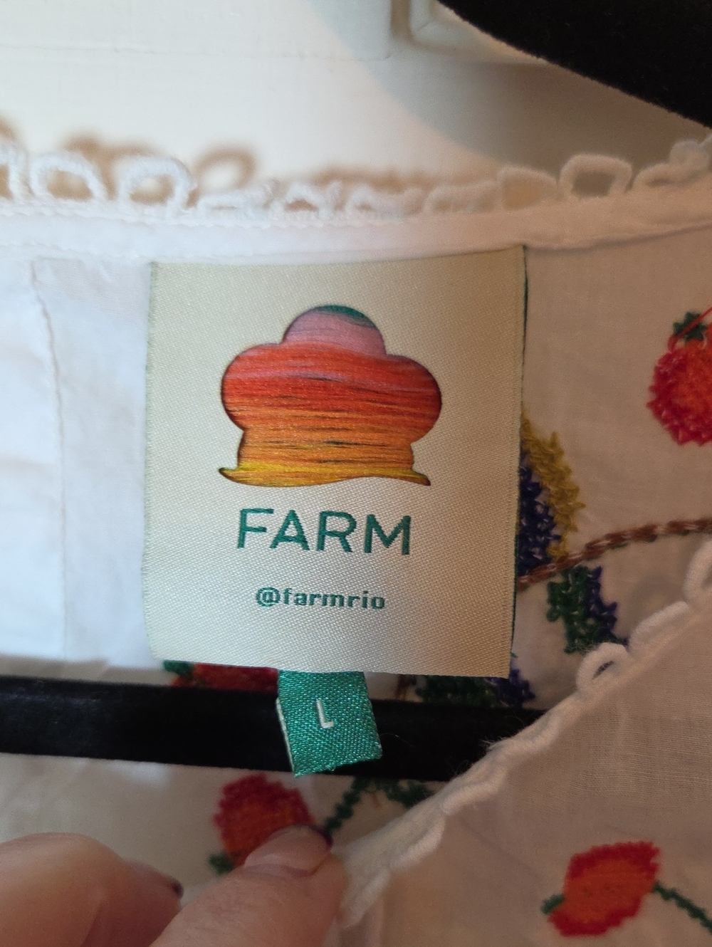 FARM Rio Pitanga Embroidered Blouse In White Multi Color Embroudery Size Large - Picture 9 of 16
